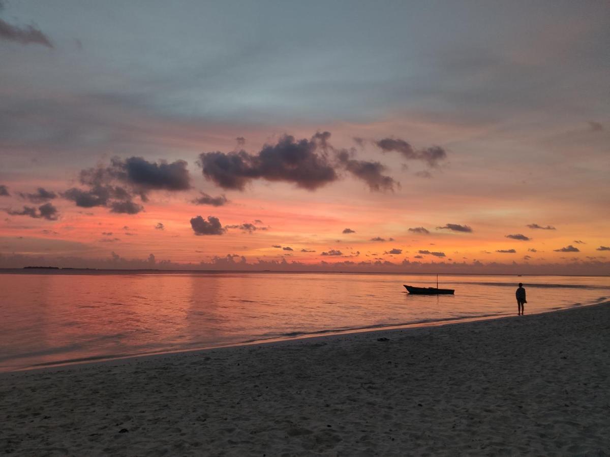 Ukulhas Villa Beach Hotel 外观 照片