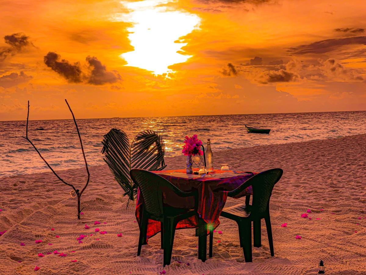 Ukulhas Villa Beach Hotel 外观 照片