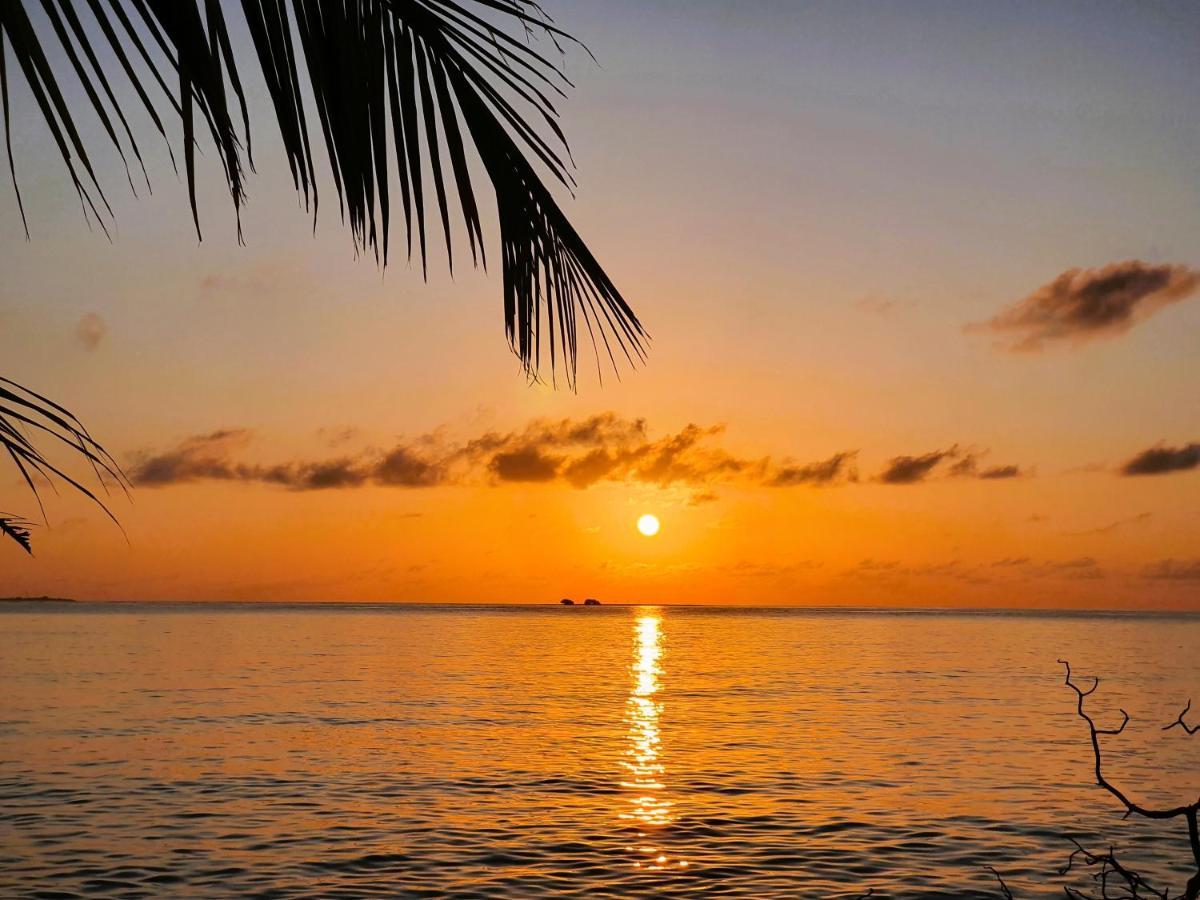 Ukulhas Villa Beach Hotel 外观 照片